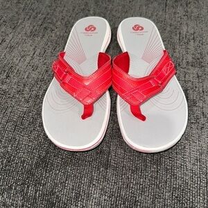 NWOT- Clarks® Breeze Sea Cloudstepper Women's Flip Flop Sandals